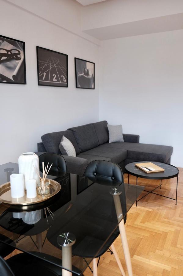 Synpiraeus Apartments & Studios Екстер'єр фото